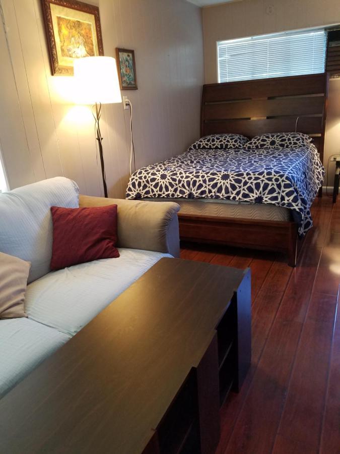 Woodland Hills Best Priced Room 로스앤젤레스 외부 사진